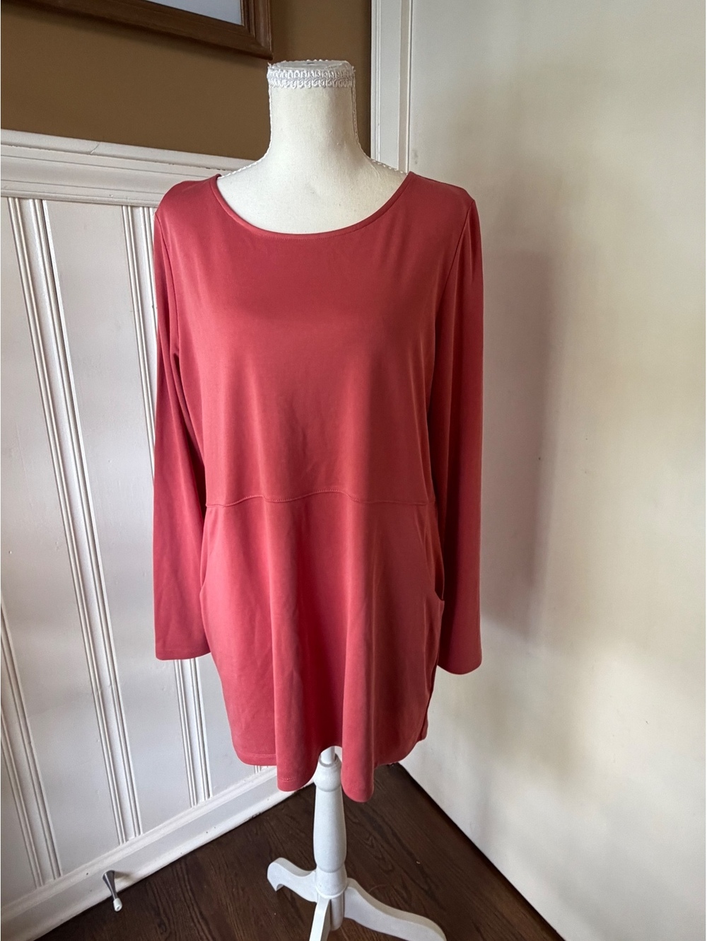 Soft Surroundings Women’s Medium Coral Tunic Top Long Sleeve Pockets Button Back
